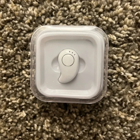 Wireless Bluetooth Earpiece - Picture 5 of 10